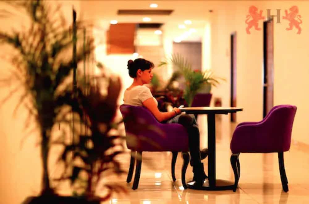Hotel Leones Puebla Dış mekan fotoğraf
